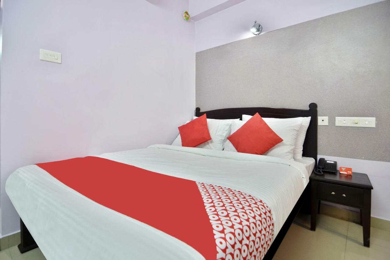 Shanthi Residency Pathanāmthitta Exteriér fotografie