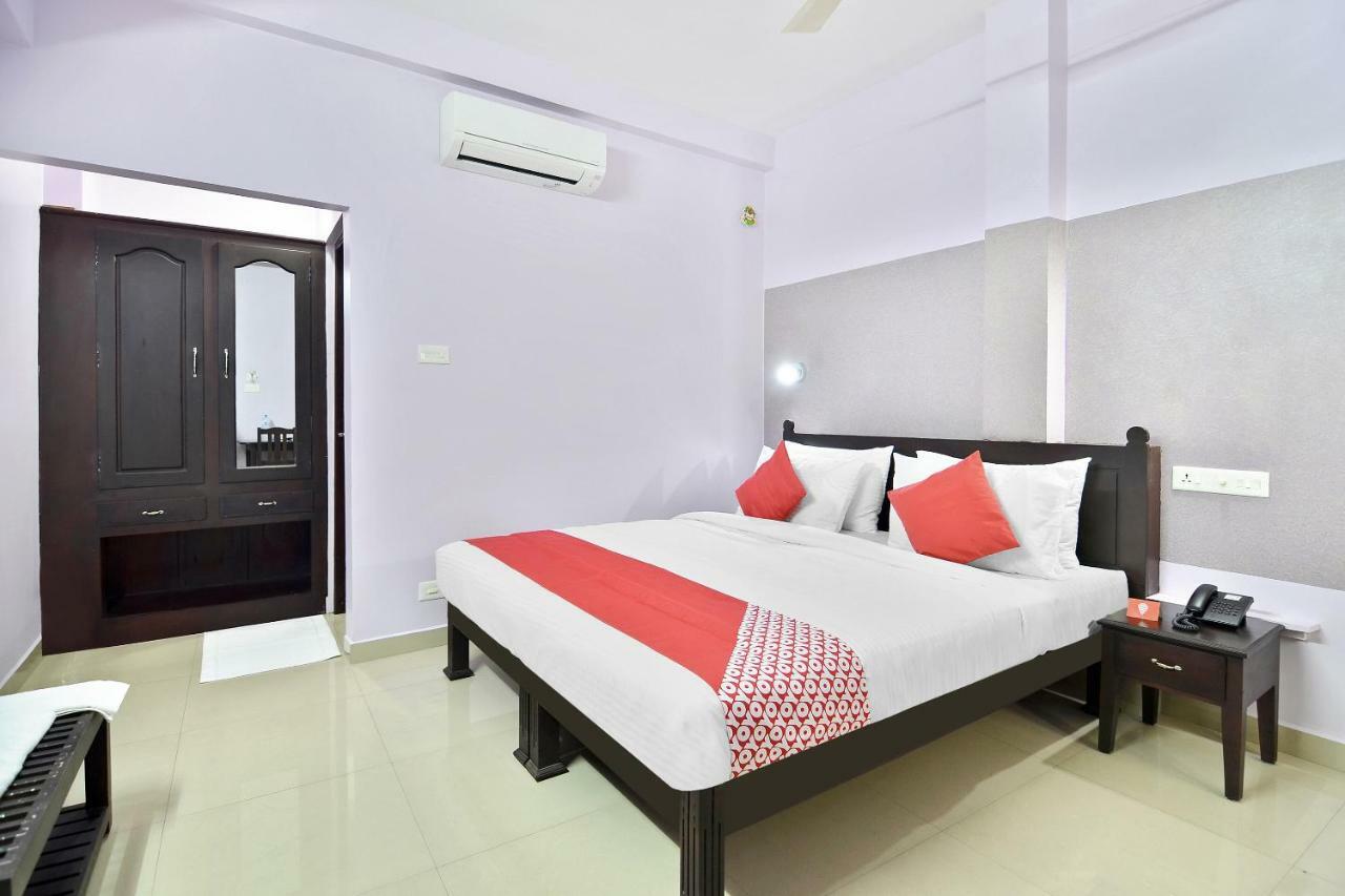 Shanthi Residency Pathanāmthitta Exteriér fotografie