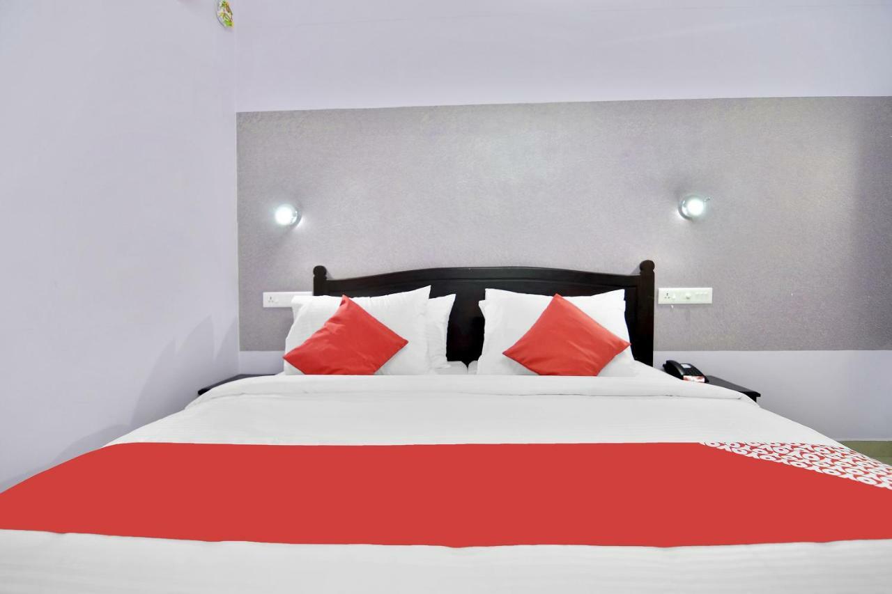 Shanthi Residency Pathanāmthitta Exteriér fotografie